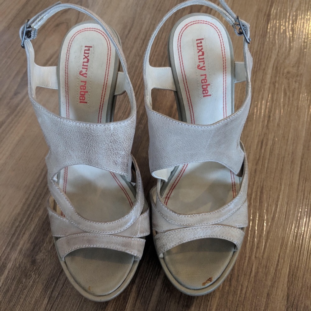Luxury Rebel Gray Heels 37.5/7.5